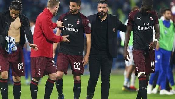 泰伦卢终于开窍！发布会爆赞年轻球员攻守，后续多用用扩大轮换！