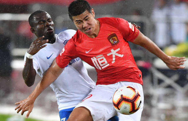 斯基拉：热那亚接近租借利雅得胜利的巴西国门本托，含买断权