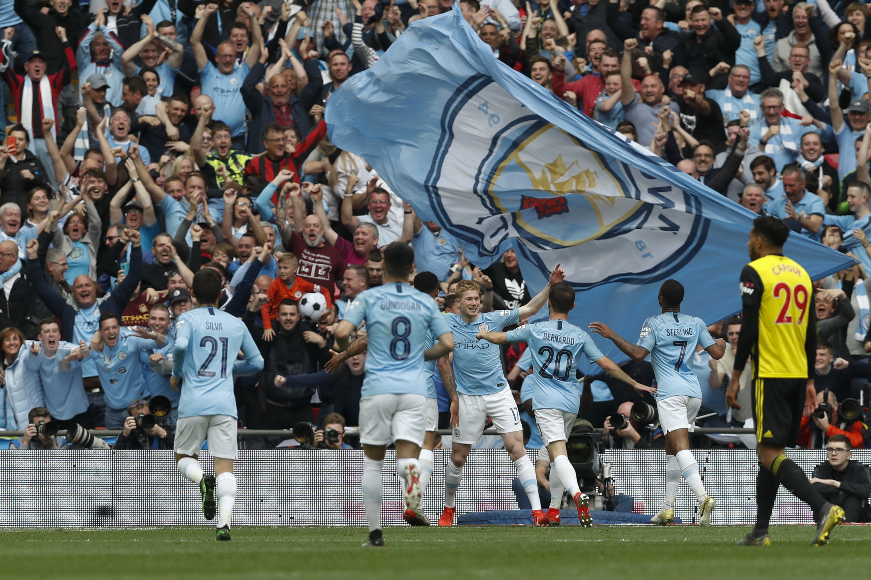 《神之天平》世界树滴露怎么获得