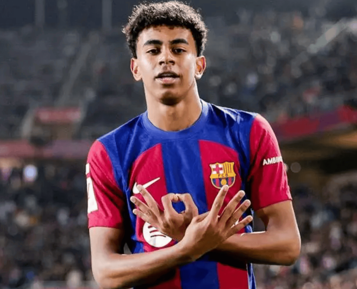 库里31+7+7勇士战胜雄鹿，巴特勒21+5字母哥34+10+5