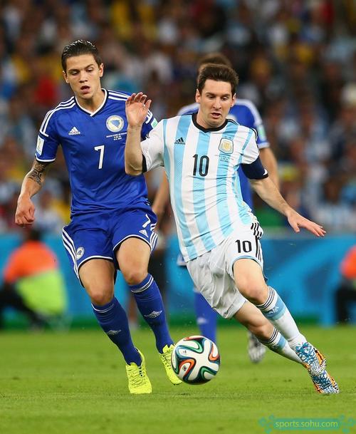 泰山队教练组最新配置：宿茂臻挂证主帅，韩鹏组长掌权